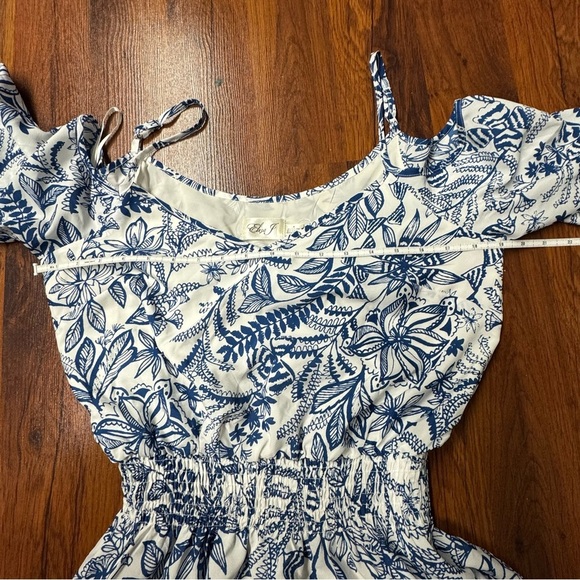 Eliza J Cold-Shoulder Puff Sleeve Dress – Blue & White Floral (Size 8) 💙✨ - Picture 5 of 7
